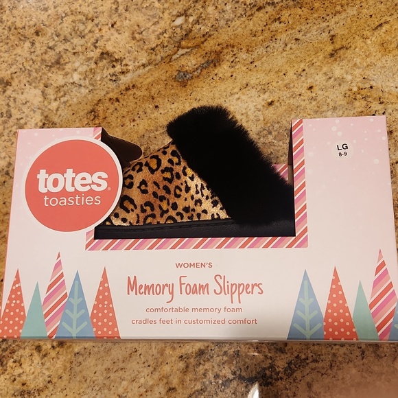 TOTES TOASTIES Cheetah Animal Print Memory Foam Slippers. NEW! Holiday Gift Idea - Picture 4 of 16